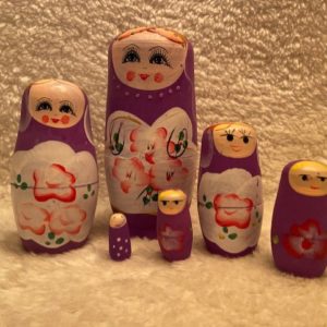 matroesjka 7 poppetjes in de kleur paars